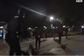 美波士顿警方对和平抗议者过度动武 涉事警长被行政休假图片