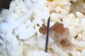 长沙女子外卖吃出2厘米针头 商家：五星好评才退款图片