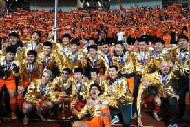 体坛快车丨回顾鲁能足协杯6次夺冠现场 库兹马续约湖人图片