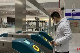 成渝两地正式实现公交轨道“一码通”图片