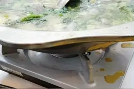 扬州3人吃火锅后中毒，全都迷迷糊糊倒下了图片