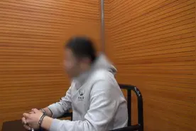 通过技术手段将存款余额改为上千万，男子冒充富二代诈骗视频封面