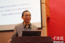 国家呼吸医学中心在广州正式挂牌 钟南山任名誉主任图片