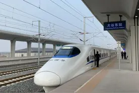 郑太高铁日开行动车组列车最高将达到74趟图片