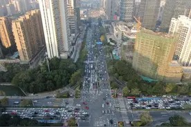 一小时多通行1200车辆！季华路-南海大道多措并举破堵局图片