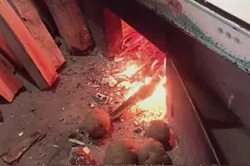72岁奶奶直播一幕火了！千万网友被暖到：人间烟火气，最抚凡人心图片