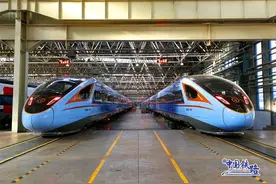 罕见画面曝光！蓝色复兴号是这样诞生的图片