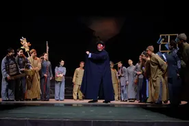 庆祝魏明伦从艺七十周年，川剧《变脸》里的“水上漂”和“狗娃”又回来了……  图片