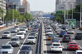 中小城市没有必要跟风车辆限行图片