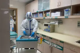 2020十封特别的信：90岁母亲鼓励64岁患病儿子要坚强图片