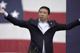 45岁华裔杨安泽竞选纽约市长，曾参选美国总统视频封面