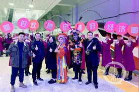 62分钟重庆“跑拢”成都！成渝高铁迎来“复兴号”图片
