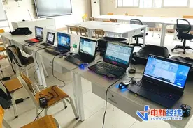 疯狂的茅台黄牛：代抢一瓶加550元，一套软件卖250元图片