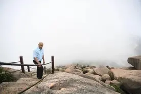 伶仃洋深处，有位坚守孤岛32年的“鲁滨逊”图片