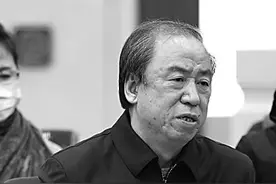 他参与创办了北京京剧院，留下当代氍毹美谈图片