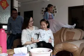 “两头婚”家庭的喜与忧图片
