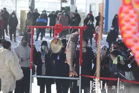 看冬捕现场！哈尔滨长岭湖鱼水欢腾（组图）图片