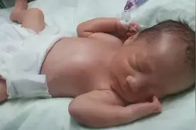 三胞胎诞生，孩子爸爸却喜忧参半图片