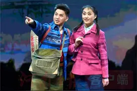 讲述红旗渠感人故事！豫剧《重上太行山》在郑首演图片