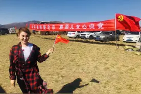 乌兰图雅这首“站在草原望北京”从大屏时代火到小屏时代图片