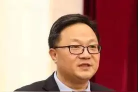 隋振华被停职两个多月后，薄涛任青岛市卫健委主任图片