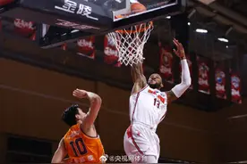 5人上双 上海117-92击败广东图片
