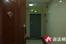 长沙一小区深夜频频传来敲门声，监控拍下神秘身影！对方身份曝光业主炸了图片