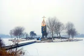 忽如春风来，万树梨花开图片