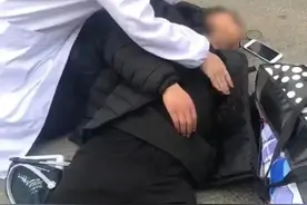 怀孕女医生跪地10分钟救人，网友：这是最好的胎教图片