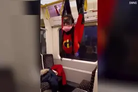 不可思议！英国12岁女孩柔韧性惊人 身体可三折折叠图片