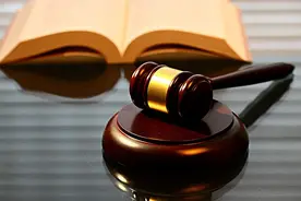 江西一大学生因琐事纠纷用刀刺破室友眼球！获刑四年五个月图片