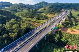 海南儋白高速通车 将带动琼岛中部地区发展图片