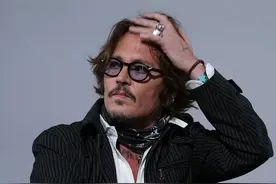 官司一败涂地，约翰尼德普众叛亲离彻底凉凉只能重新摇滚出道？图片