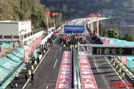 巴万高速将于2021年1月1日起全线通车，试运行期间不收过路费图片