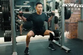 为戏“断腿装义肢”？刘德华拍《拆弹专家2》超敬业图片