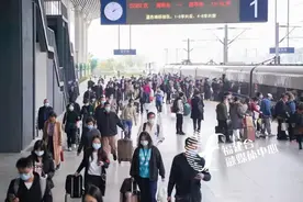 福州火车站加开多趟列车 迎接“元旦”客流高峰图片