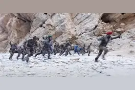 印度“抗中神剧”《加勒万河谷》开拍，然而前线的印军已经撑不住了……图片