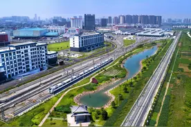强！修铁路、建高速、通地铁…基建铁军织就八桂交通网图片