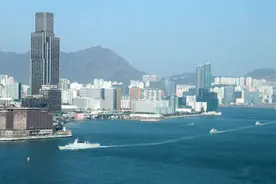 驻香港部队组织联合海空巡逻演练图片