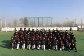 叫板命运！被父母抛弃，从大山走出，这些孩子在北京打棒球图片