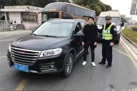 苏F变苏E，司机称想开“任性车”图片