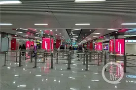 重庆1号线朝天门站开通：“一岛两侧”式站台 三个出入口：几十米可达来福士、朝天门广场图片