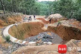 南国都市报创刊20周年 | 以身冒险揭稀土盗采 对不法之徒我们从未退缩图片