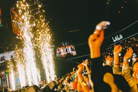 弹幕刷屏“爷青回”B站跨年晚会让你“泪目”了吗？图片