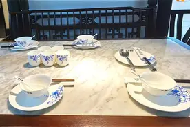 筷头尖尖来回挑？岁末年初聚餐多，未主动提供“公筷”的商家不少图片