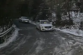 「警惕」假期要当心！一家人跟着导航行驶，深夜被困深山……图片