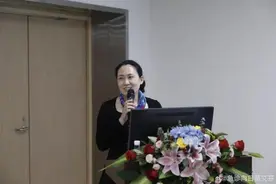 武汉医生艾芬右眼术后“近乎失明”，谁之过？医院回应：各环节符合医疗规范图片