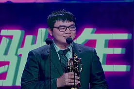 苏宁战队斩获LPL年度8项大奖！SOFM获评年度最佳选手图片