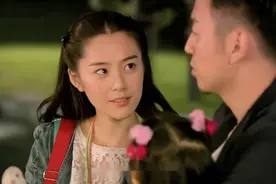 宝贝：雷佳音生怕女儿冻着走路都要盖着，女儿就要宠又不是铁娘子视频封面