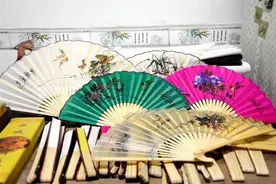 重庆特产传说（333） | 开州有本源于清光绪年间的古扇画谱，精彩演绎临江香绸扇前世今生图片